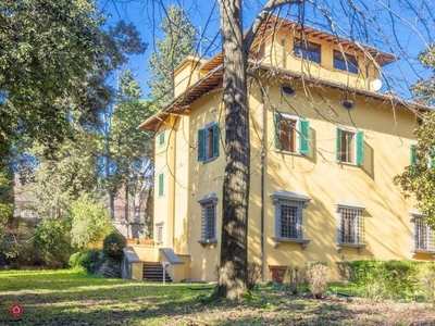 Villa in Vendita in Viale Alessandro Volta a Firenze