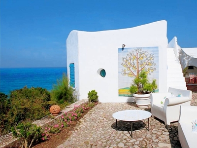 Casa a Punta Rossa con piscina, giardino e terrazza