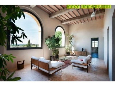 VILLA VIA GINEPRAIA POGGIO A CAIANO 7 vani 370mq