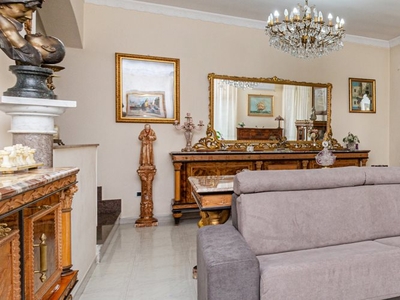 Villa in Via Vallesana, Marano di Napoli (NA)