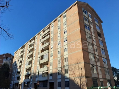 Appartamento in in vendita da privato a Torino via Buriasco, 16