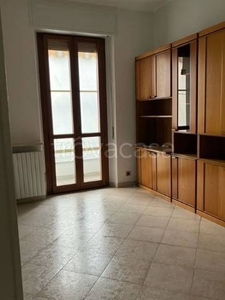 Appartamento in in vendita da privato a Venaria Reale via Montello, 38
