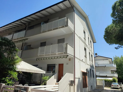 Appartamento in vendita a Milano Marittima con 3 camere da letto