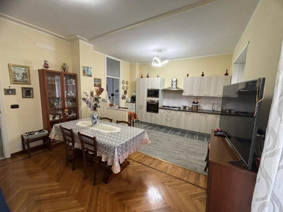 Appartamento in vendita a Torino corso Alessandro Tassoni, 57