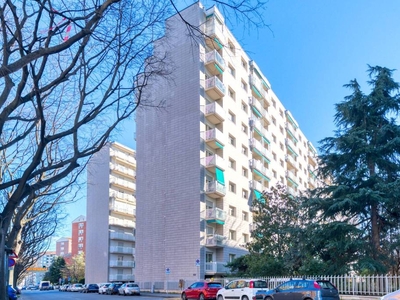 Appartamento in vendita a Torino corso Sebastopoli, 295