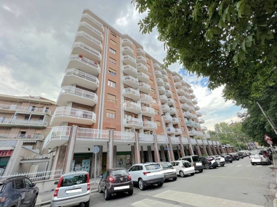Appartamento in vendita a Torino piazza Conti di Rebaudengo 7/a