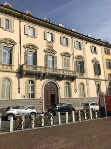 Appartamento in vendita a Torino piazza Giambattista Bodoni