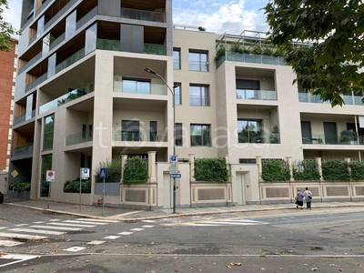 Appartamento in vendita a Torino piazza Gian Lorenzo Bernini, 2