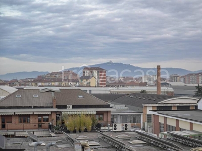 Appartamento in vendita a Torino strada altessano, 130/30
