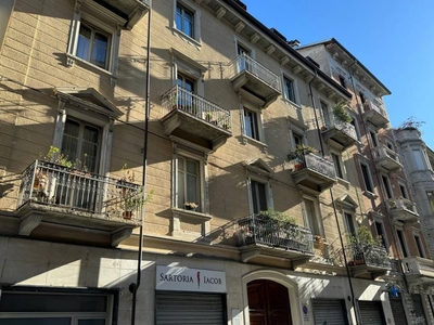 Appartamento in vendita a Torino via Amedeo Peyron, 34