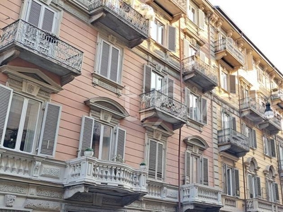 Appartamento in vendita a Torino via Andrea Massena