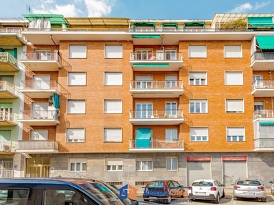 Appartamento in vendita a Torino via Arnaz, 4