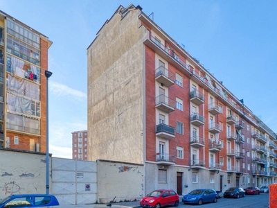 Appartamento in vendita a Torino via Banchette, 7