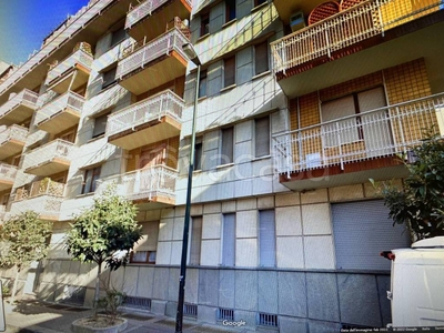 Appartamento in vendita a Torino via Barletta, 109