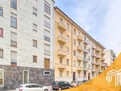 Appartamento in vendita a Torino via Borgomanero, 53