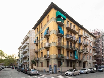 Appartamento in vendita a Torino via Borgosesia, 105