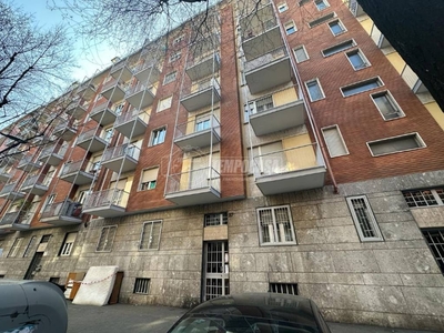 Appartamento in vendita a Torino via Breglio 27