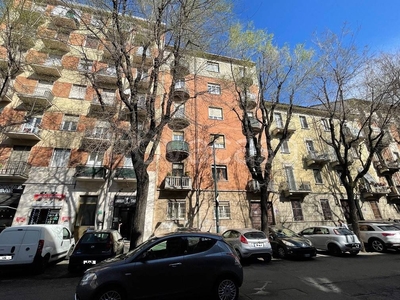 Appartamento in vendita a Torino via Breglio