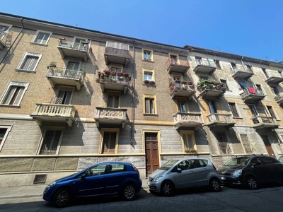 Appartamento in vendita a Torino via Bussoleno, 9