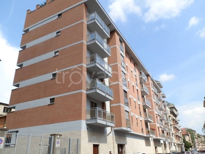Appartamento in vendita a Torino via Caprie, 16