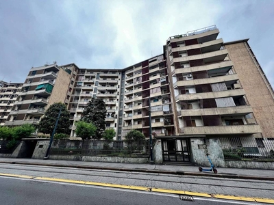 Appartamento in vendita a Torino via Genova