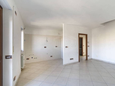 Appartamento in vendita a Torino via gubbio, 93