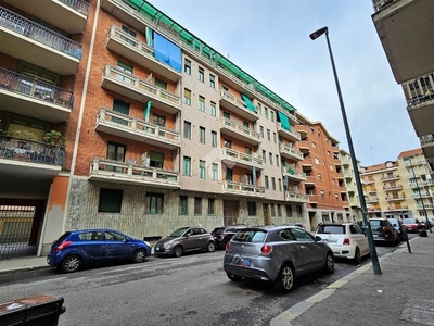 Appartamento in vendita a Torino via Lanusei, 10