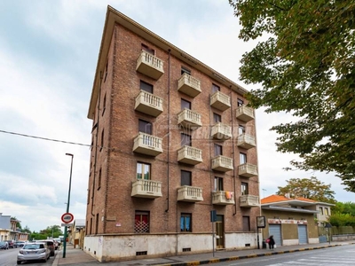 Appartamento in vendita a Torino via lanzo 122