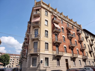 Appartamento in vendita a Torino via Leinì, 66