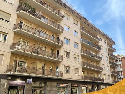 Appartamento in vendita a Torino via Luigi Cibrario, 69