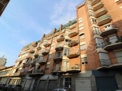 Appartamento in vendita a Torino via Montanaro, 48