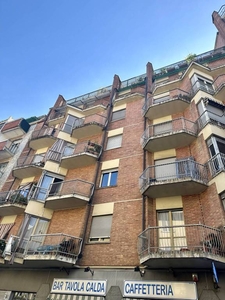 Appartamento in vendita a Torino via Montanaro, 50