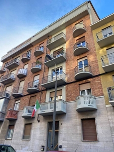 Appartamento in vendita a Torino via Monte Cimone 8