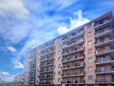 Appartamento in vendita a Torino via Nino Oxilia 19