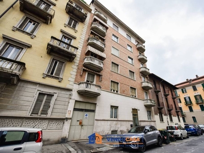 Appartamento in vendita a Torino via Pellice, 21