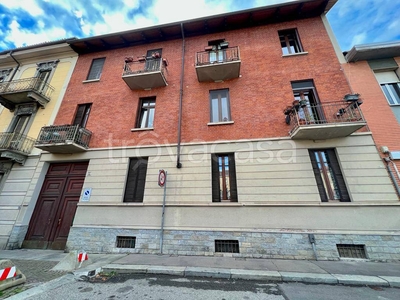 Appartamento in vendita a Torino via San Benigno, 11