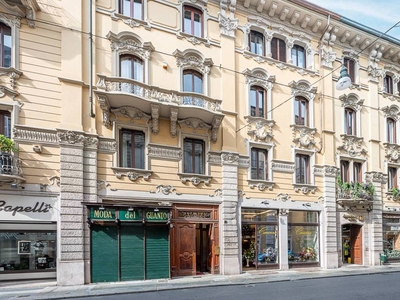 Appartamento in vendita a Torino via Santa Teresa, 19