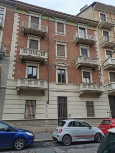 Appartamento in vendita a Torino via Staffarda, 13