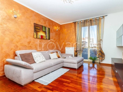 Appartamento in vendita a Torino via Stradella, 60