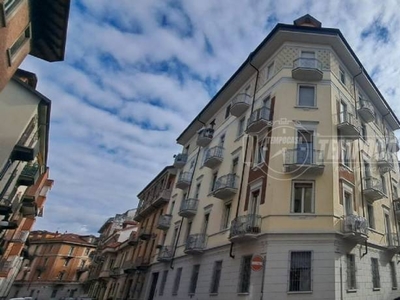 Appartamento in vendita a Torino via Virle 15