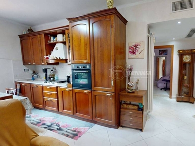 Appartamento in vendita a Torino via Viverone 5