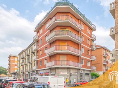 Appartamento in vendita a Torino via Volvera, 24
