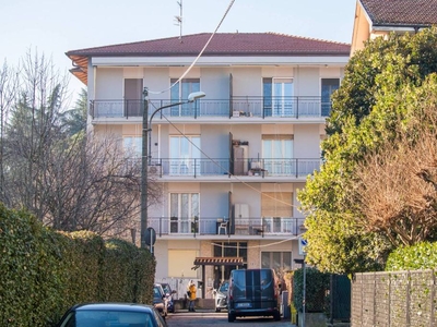 Appartamento in vendita ad Arona via Giovanni Carosio, 8