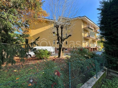 Appartamento in vendita ad Arona via Lago d'Orta, 4