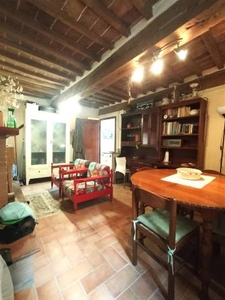 Appartamento in vendita in Monteverdi marittimo, Italia