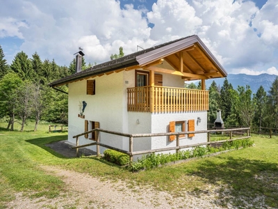 Casa a Levico Terme con terrazza, giardino e barbecue