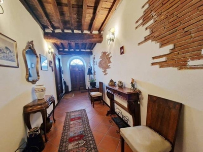 Casa in vendita in Orentano, Italia