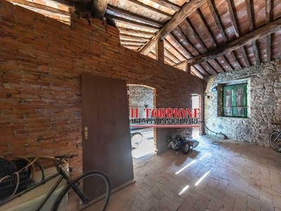 Casa in vendita in Pescia, Italia