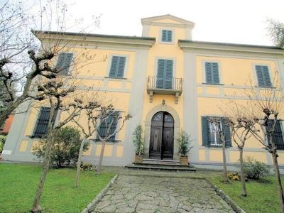 Casa in vendita in Uzzano, Italia