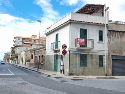 Casa Indipendente in vendita a Milazzo via Massimiliano Regis, 114